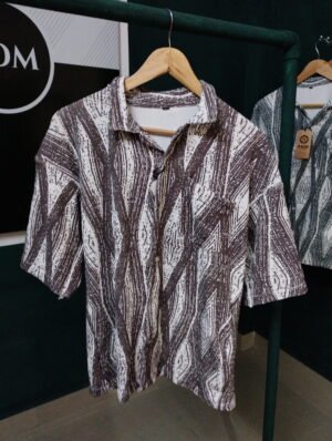 Brown & White Geometric Print Short Sleeve Shirt for Men – Trendy Casual Wear