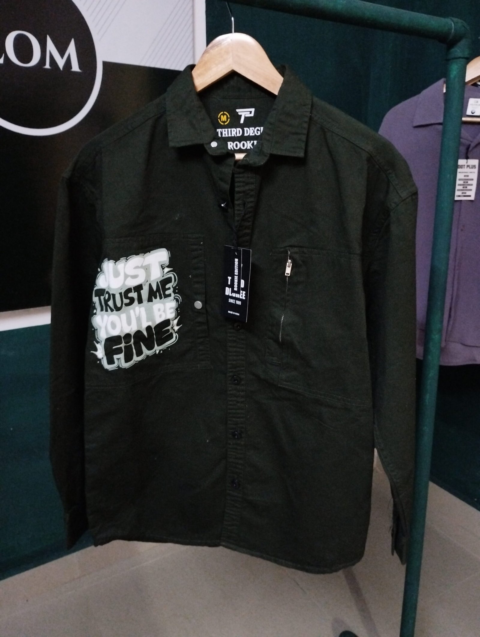 Dark Green Button-Up Shirt with Graphic Print – Cargo Shirt