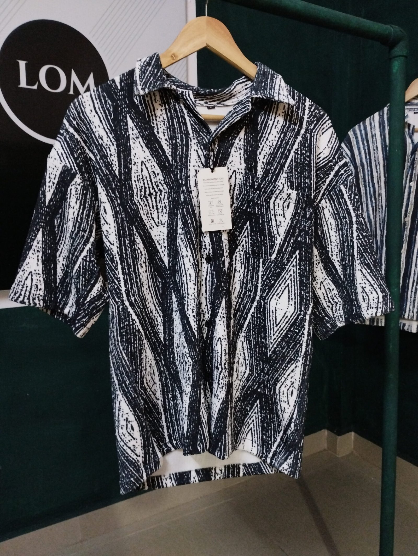 Men’s Monochrome Geometric Shirt – Short Sleeves Modern Casual Style